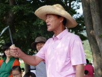 이 많은 호미, 다 뭣에 쓰려고?
