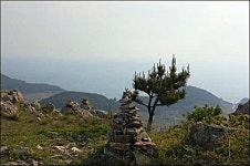 위험표지판에 아찔한 절벽...살고 싶어졌다