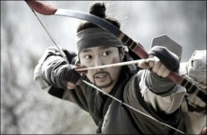 사람 잡고 살리는 활, 관객도 사로잡을까?