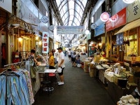 꼴뚜기가 하늘을 나는 어물전, 예술이네