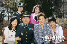문영남 작가 작품에 꼭 있는 것들... 가족 그 웬수같은 굴레