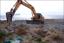 산산이 부서진 구럼비 바위, 처참했다