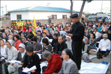 제주 강정, 천주교 성직자들이 있어 든든합니다