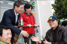 한나라당 네거티브 기분 나빠...만화가 강풀 일갈