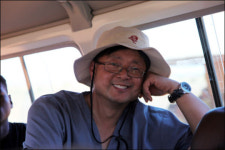 숲속에서 맹장 수술을...외국 무당이 병 고쳤네