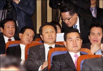 '편지 논쟁' 벌어진 민주통합, 위태위태