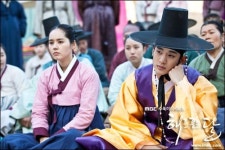 노비 살 돈으로 인형극을 봐? <해품달> 심했다