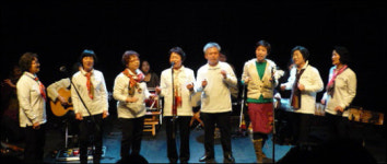 잘 나가는 성미산마을극장, 알고보면 빚더미?