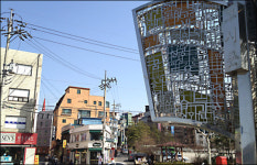 보좌관 과잉의욕? 지역여론은 달랐다