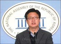 사찰 피해자 정태근 이 대통령, 즉각 사과해야