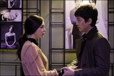 [한뼘리뷰] <간기남> 섹시한 박희순과 박시연, 영화적 전개는?