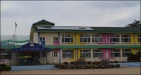 산골에 있는 이 학교, 뭔가 특별한 게 있다