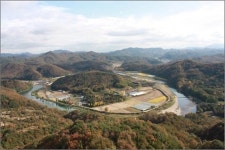 이런 천혜의 환경에 데크로드 설치해야 하나