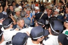 노인노조 만들겠다니 북한으로 가라?