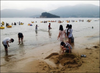 뜨거운 열기와 열정으로 가득 찬 거제 구조라해수욕장