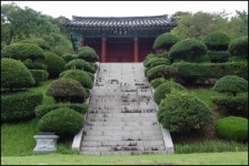골목서 마주친 이순신... 당신, 참 안타까워요