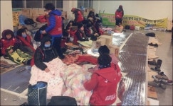 차가운 학교 복도에서 45일, 청소아줌마들 이겼다