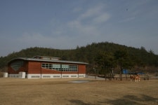 거대한 돌이불 덮고 잔 망자는 행복했을까