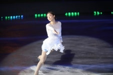 김연아의 이매진, 반전이 있는 평화를 꿈꾸다