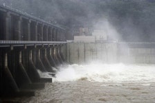 장맛비에 우르르... 4대강 자전거도로