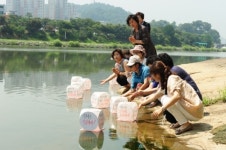 진주 여성들, 남강 의암에서 서울시 규탄 외친 까닭은?