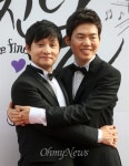 [오마이포토] 김조광수-김승환 동성부부 애정 과시