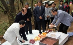 63년 하고도 100일 만에 유해발굴...눈물 난다