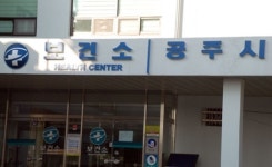 연말이면 잘릴까봐 일손이 안 잡혀요