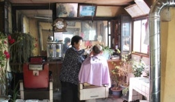 3대까지 머리 깎아... 자식보다 손님이 더 가까워