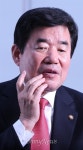 민주당 지방선거에서 지면 해산할 수밖에 없어