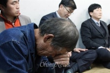 송전탑 반대 봉두마을, 한전 고위 직원 찾았지만...