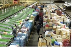 넌 젊고 쓸 만하니 이 직장에서 나가라고 권해요