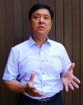 그 신문기자는 왜 네 번 해고당했나