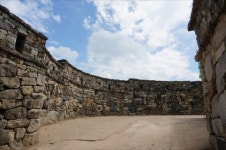 무더운 여름밤, 다릿병 낫는다는 성곽 밟기 어때요?