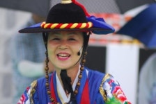 비 맞으면서도 좋다는 임 대감 대단하시오