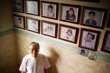 한달에 20명... 누가 영아 유기를 조장하나