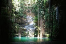 보고도 믿을 수 없네... 차원이 다른 멕시코 싱크홀