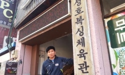 아시안게임에서 제자들이 금메달 따서 기뻐요