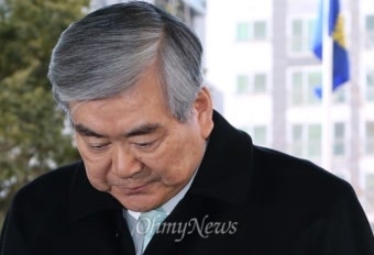 [오마이포토] 법정 불려나온 조현아 아버지