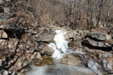 영남대로에서 가장 험한 문경새재, 옛말이로다