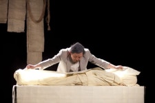 혼자서 90분을 연기...이런 연극 보셨나요