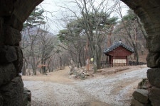 적국인 백제 땅에 절을 세우다니... 전등사의 역사