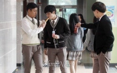 잡스런 빵 없앴더니, 학교에 롯데월드 생겼다