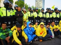 악밖에 안 남은 유가족, 우리는 약하지 않았다