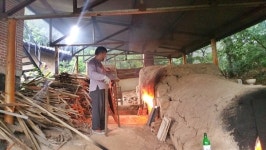 불타는 장작가마 앞, 춤의 향연