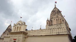 알몸으로 수행하는 누드교, 사이비 아닙니다