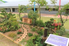 똥섬으로 유명해진 도시, UFO도 띄웠다