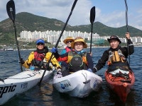 아랫도리가 젖은 아들 너무 추워요