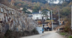 공주시의회 의장 주택단지 상하수도 공사 특혜 논란