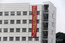 경남도청 서부청사 개청에 대한 상반된 시선